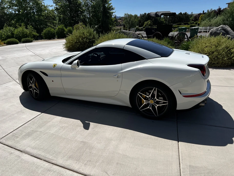 2016 Ferrari California T - Image 18 of 31