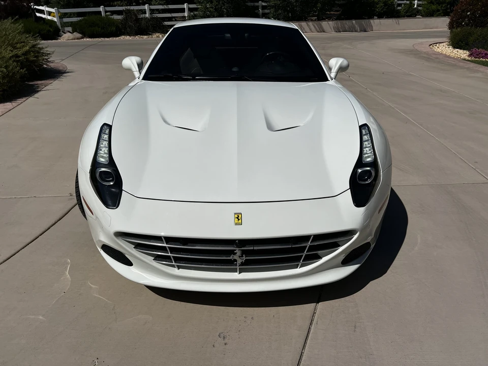 2016 Ferrari California T - Image 2 of 31