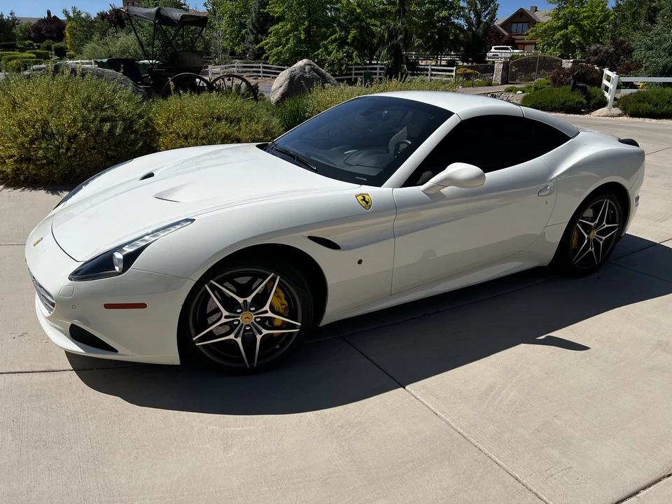 2016 Ferrari California T - Image 11 of 31