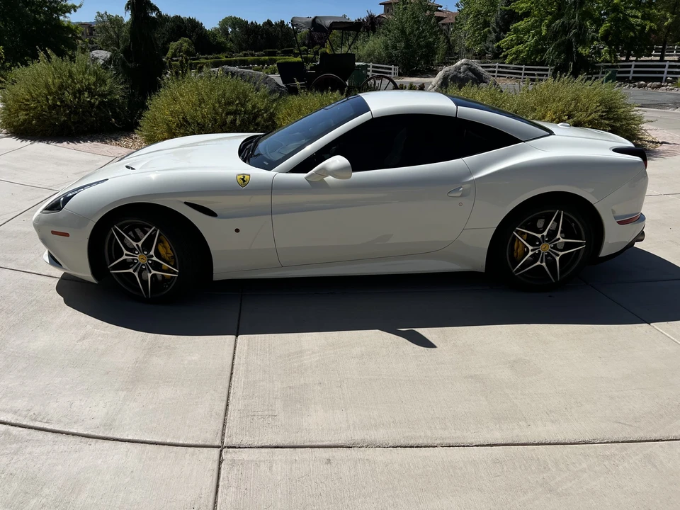 2016 Ferrari California T - Image 15 of 31