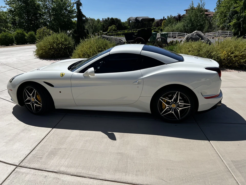 2016 Ferrari California T - Image 16 of 31