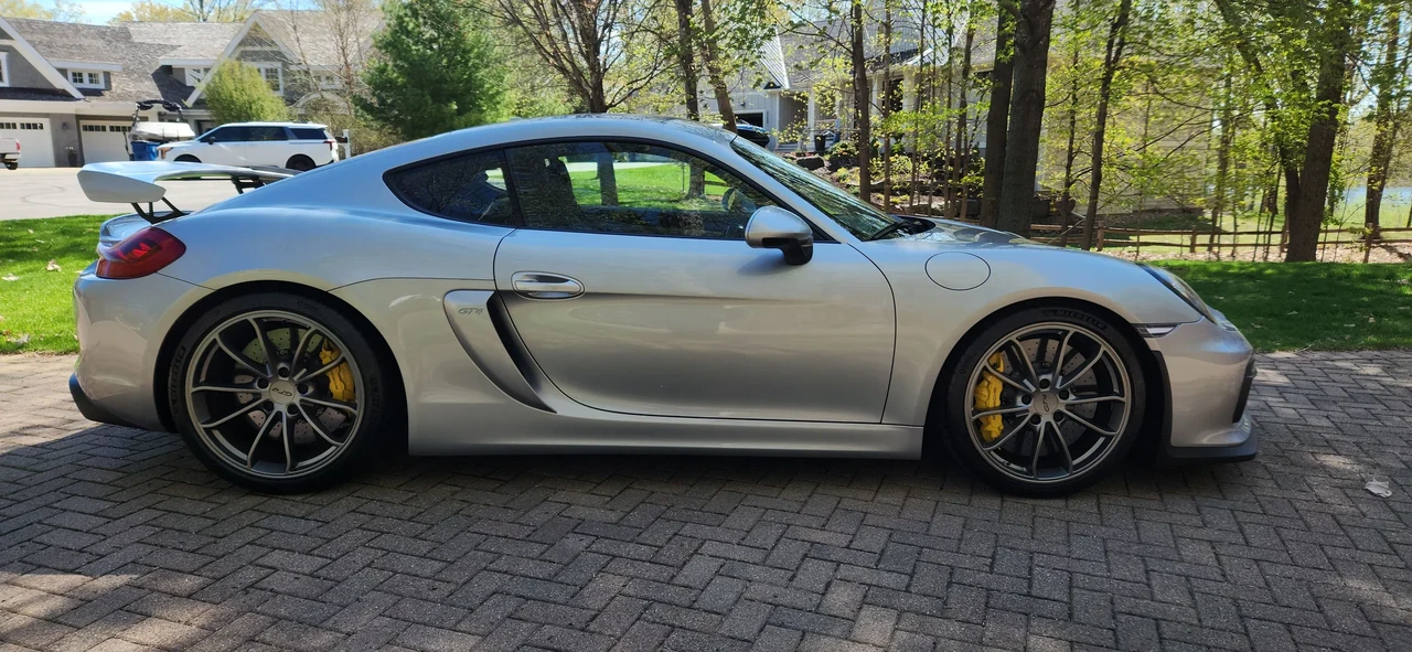 2016 Porsche 981 Cayman GT4 - Image 18 of 31