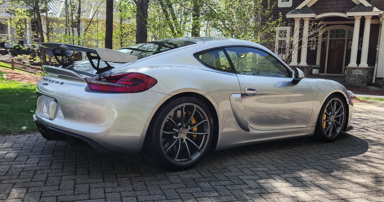 2016 Porsche 981 Cayman GT4 - Image 16 of 31