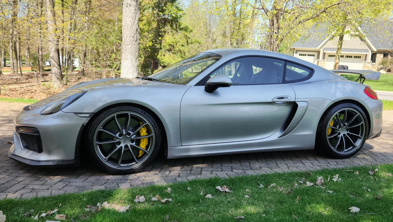 2016 Porsche 981 Cayman GT4 - Image 6 of 31