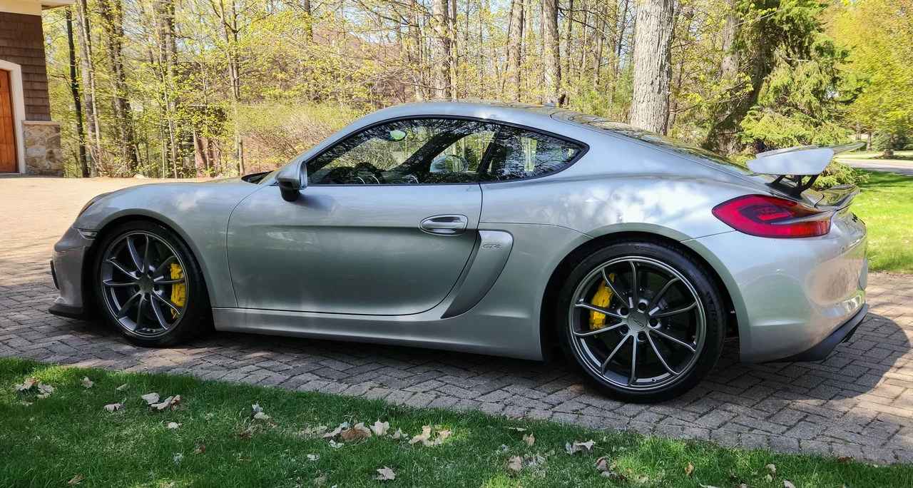 2016 Porsche 981 Cayman GT4 - Image 9 of 31