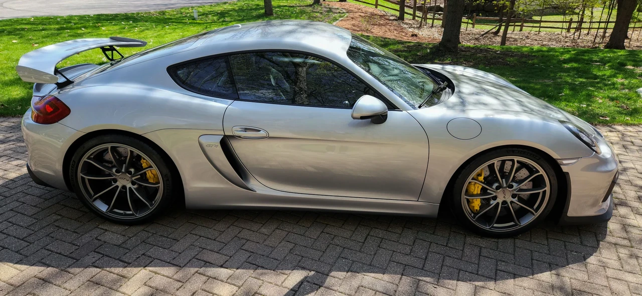 2016 Porsche 981 Cayman GT4 - Image 19 of 31