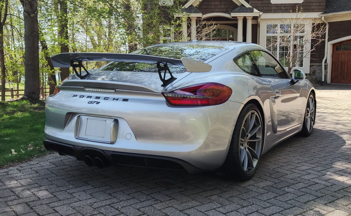 2016 Porsche 981 Cayman GT4 - Image 15 of 31