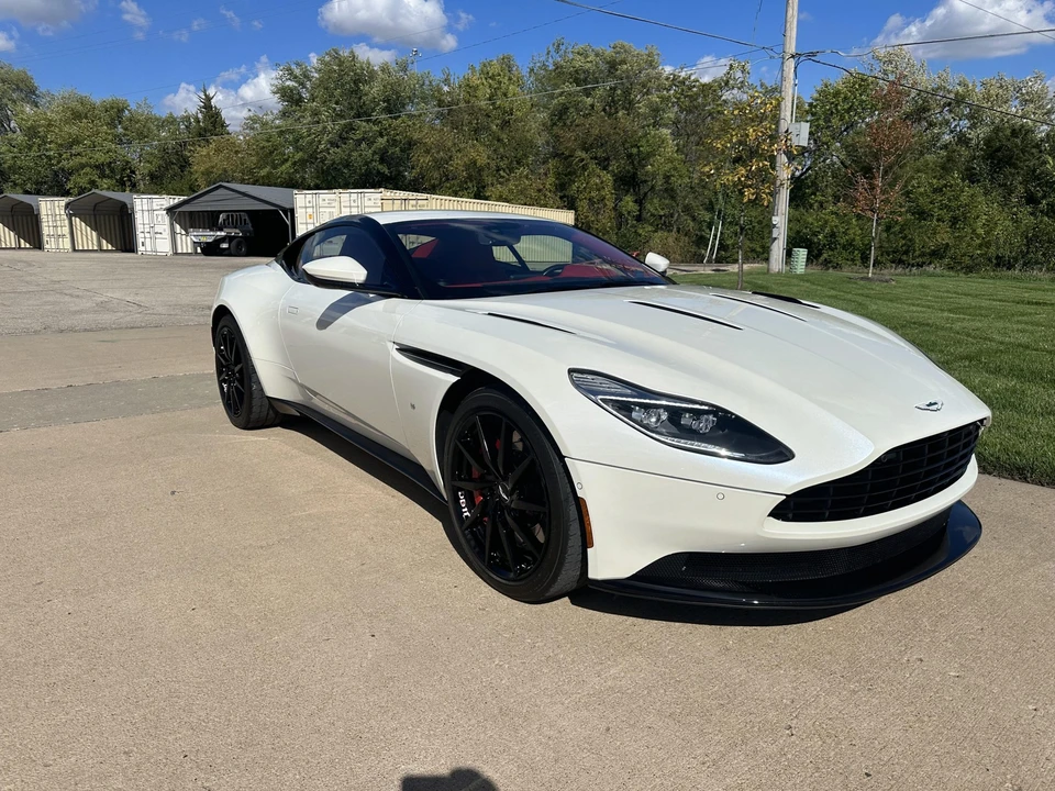2017 Aston Martin DB11 V12 - Image 3 of 31