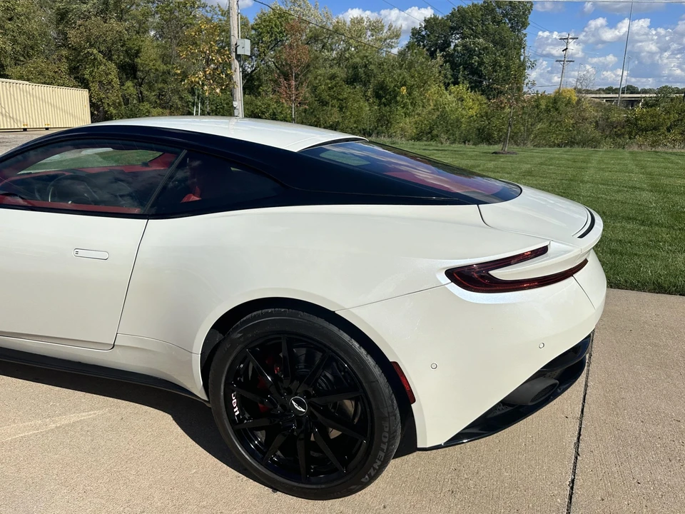2017 Aston Martin DB11 V12 - Image 11 of 31