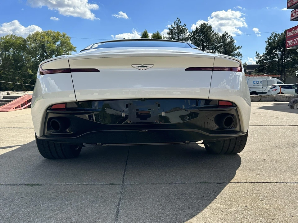 2017 Aston Martin DB11 V12 - Image 8 of 31