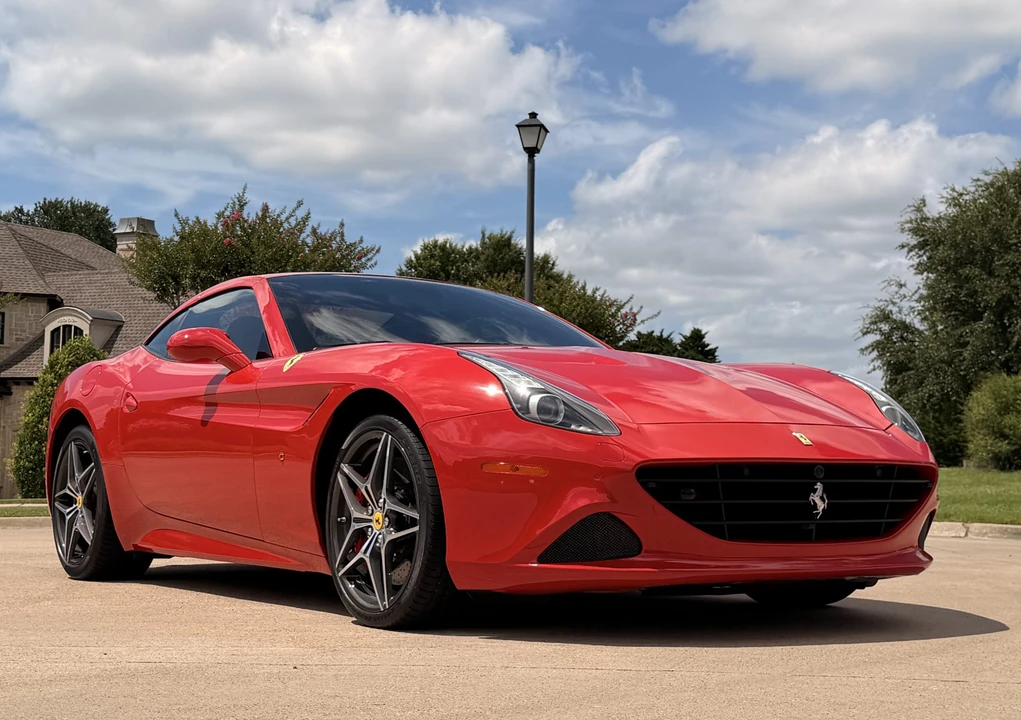 2017 Ferrari California T - Image 31 of 31