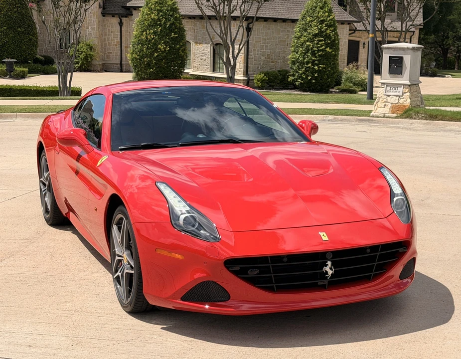 2017 Ferrari California T - Image 28 of 31