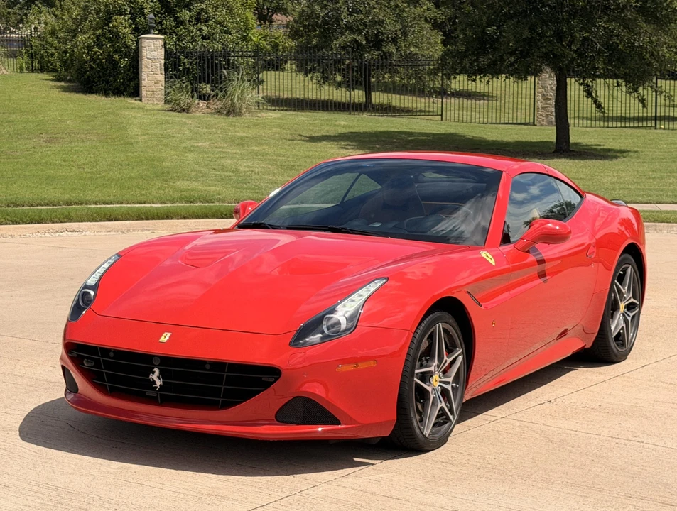 2017 Ferrari California T - Image 24 of 31