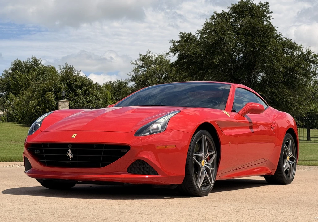 2017 Ferrari California T - Image 22 of 31
