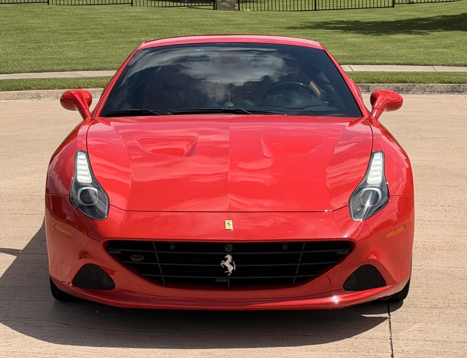 2017 Ferrari California T - Image 25 of 31