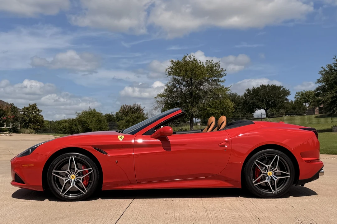 2017 Ferrari California T - Image 20 of 31