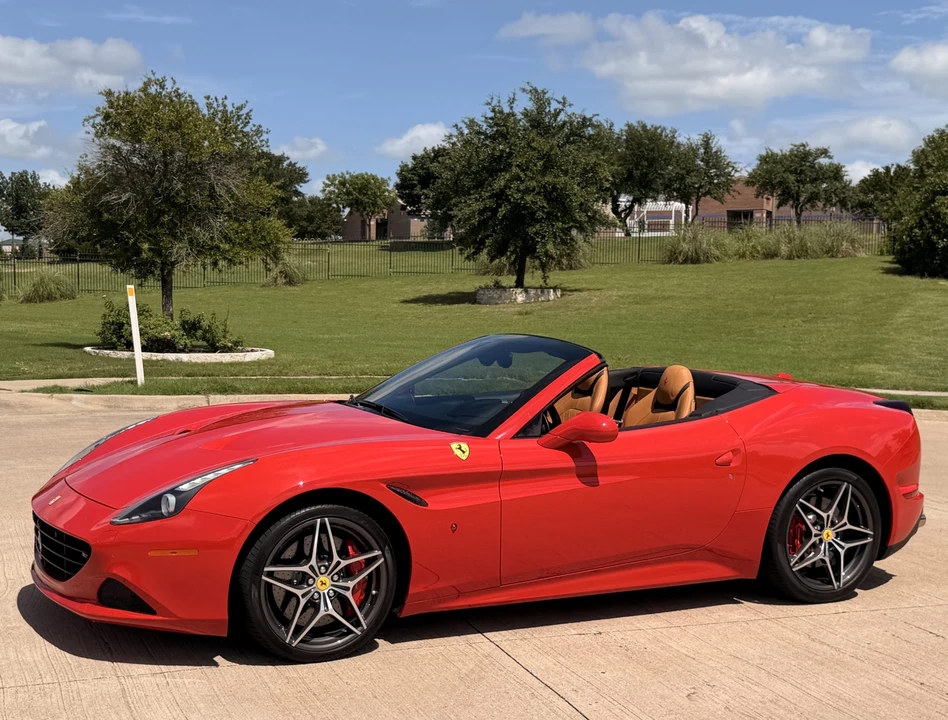 2017 Ferrari California T - Image 4 of 31