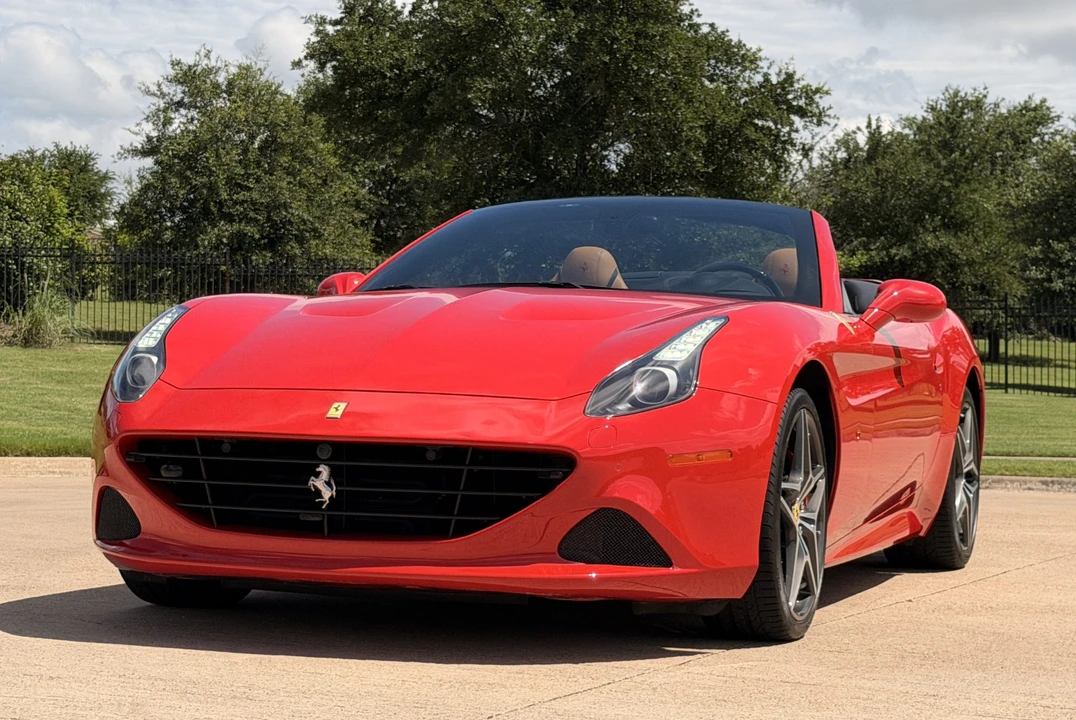 2017 Ferrari California T - Image 10 of 31