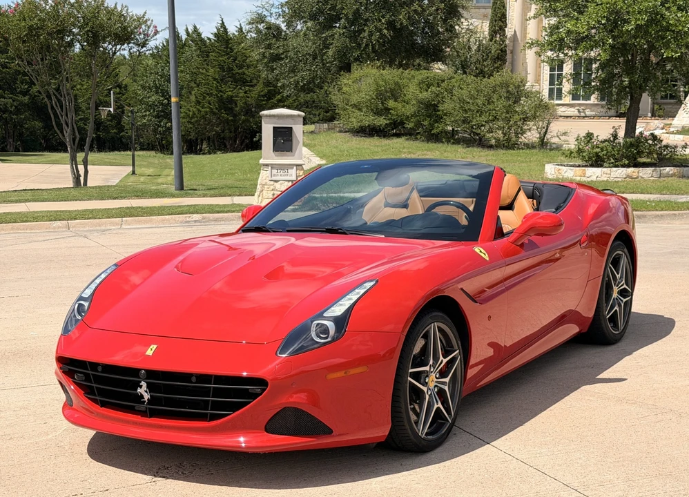 2017 Ferrari California T - Image 8 of 31
