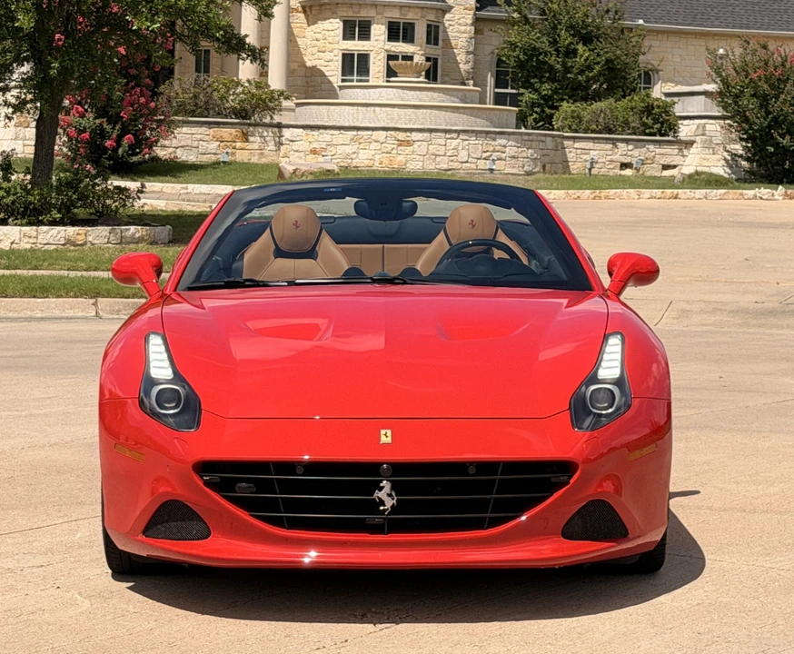 2017 Ferrari California T - Image 11 of 31