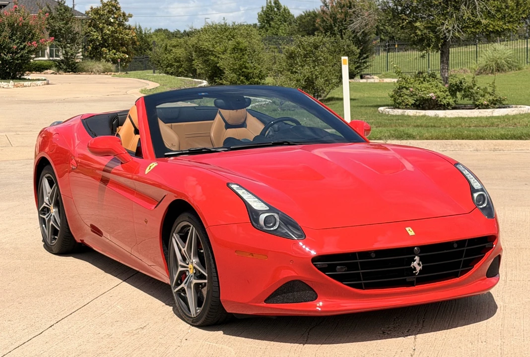 2017 Ferrari California T - Image 13 of 31