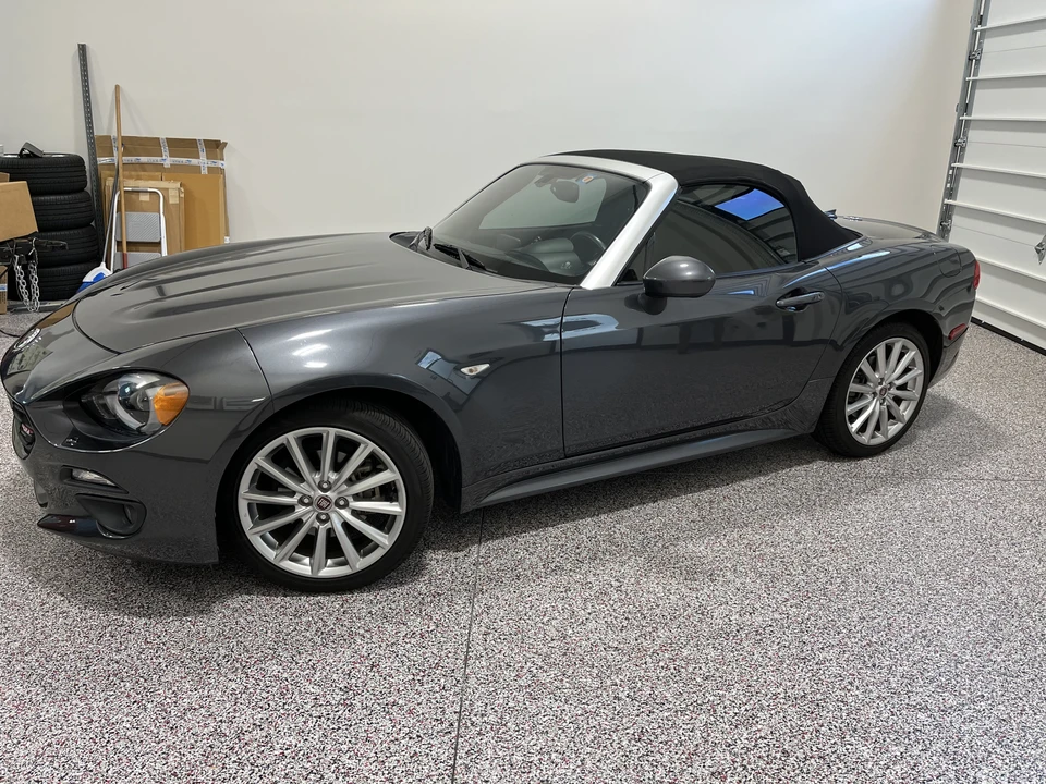 2017 Fiat 124 Spider - Image 2 of 31