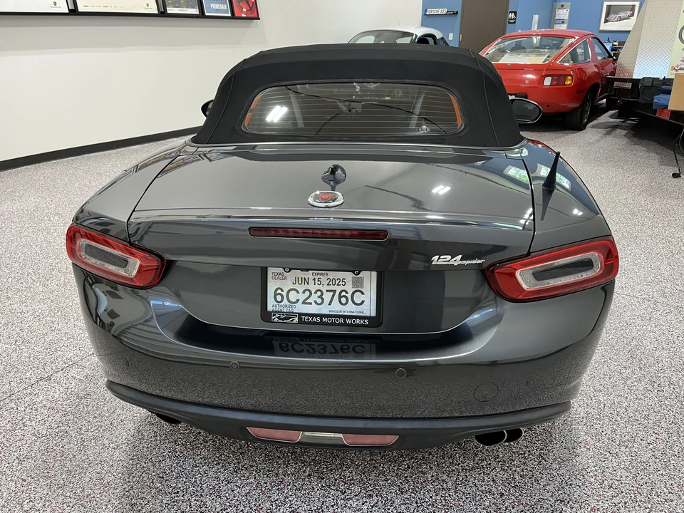 2017 Fiat 124 Spider - Image 6 of 31