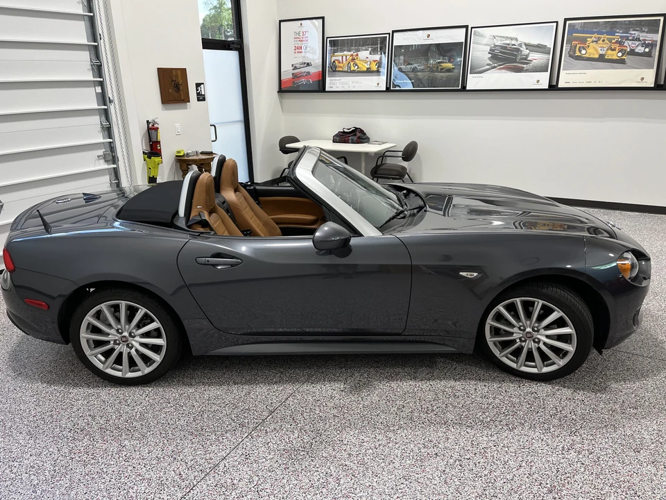 2017 Fiat 124 Spider - Image 10 of 31