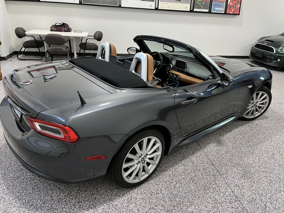 2017 Fiat 124 Spider - Image 8 of 31