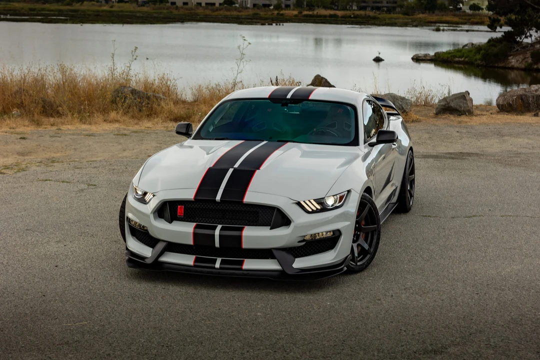2017 Ford S550 Shelby Mustang GT350R - Image 2 of 31