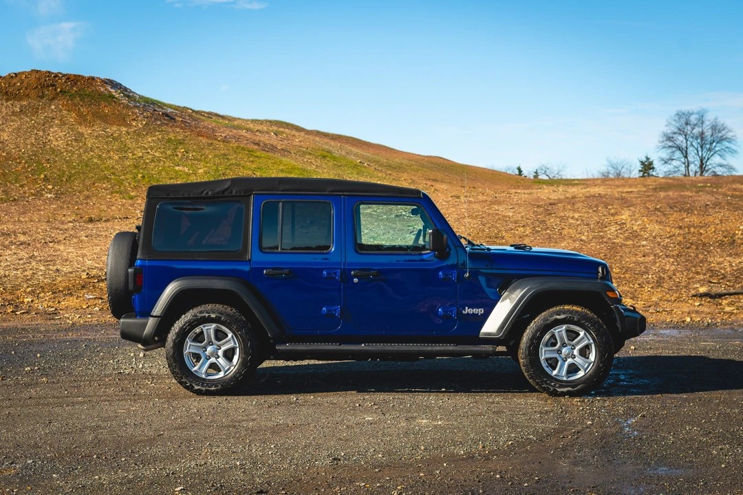 2018 Jeep JL Wrangler - Image 23 of 31
