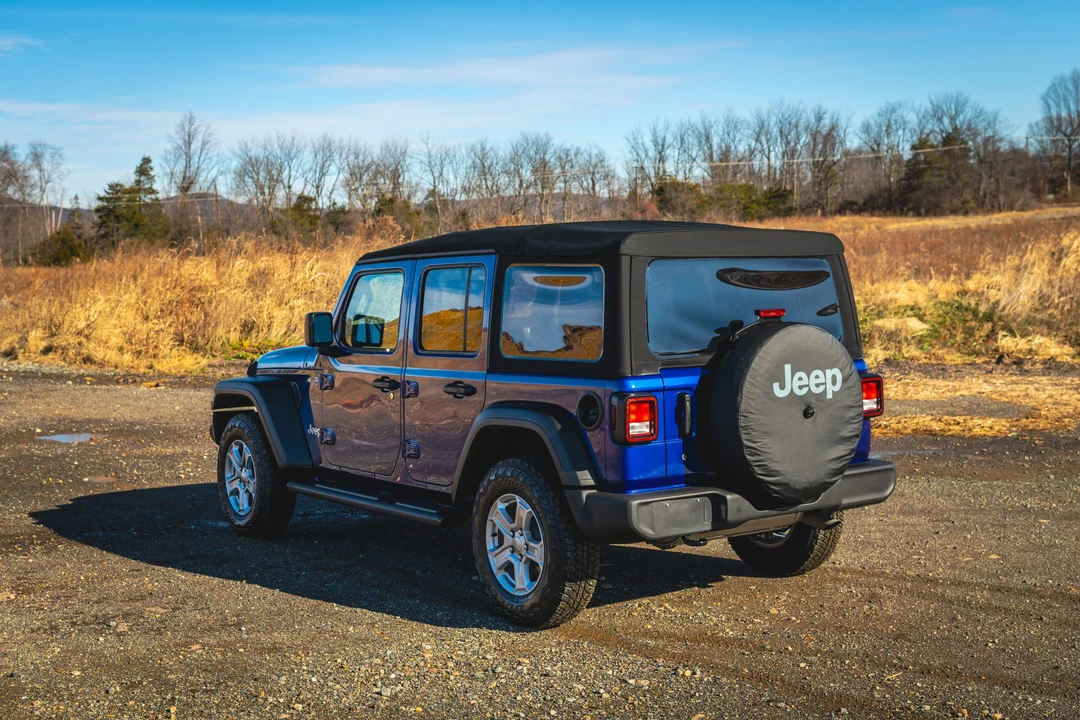 2018 Jeep JL Wrangler - Image 19 of 31