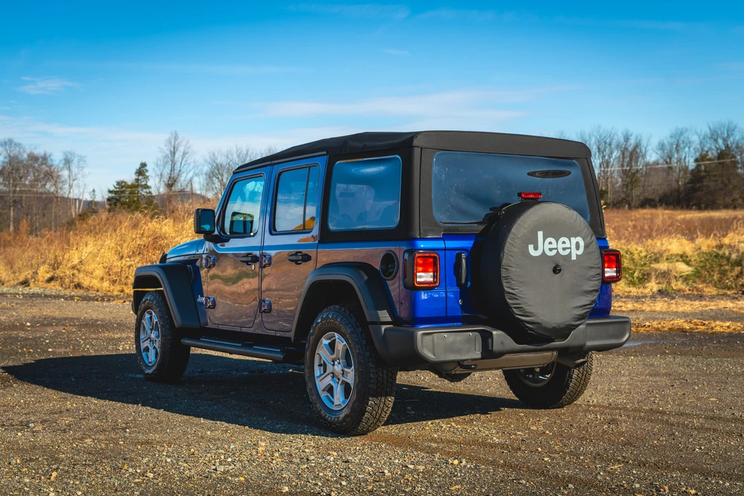 2018 Jeep JL Wrangler - Image 18 of 31