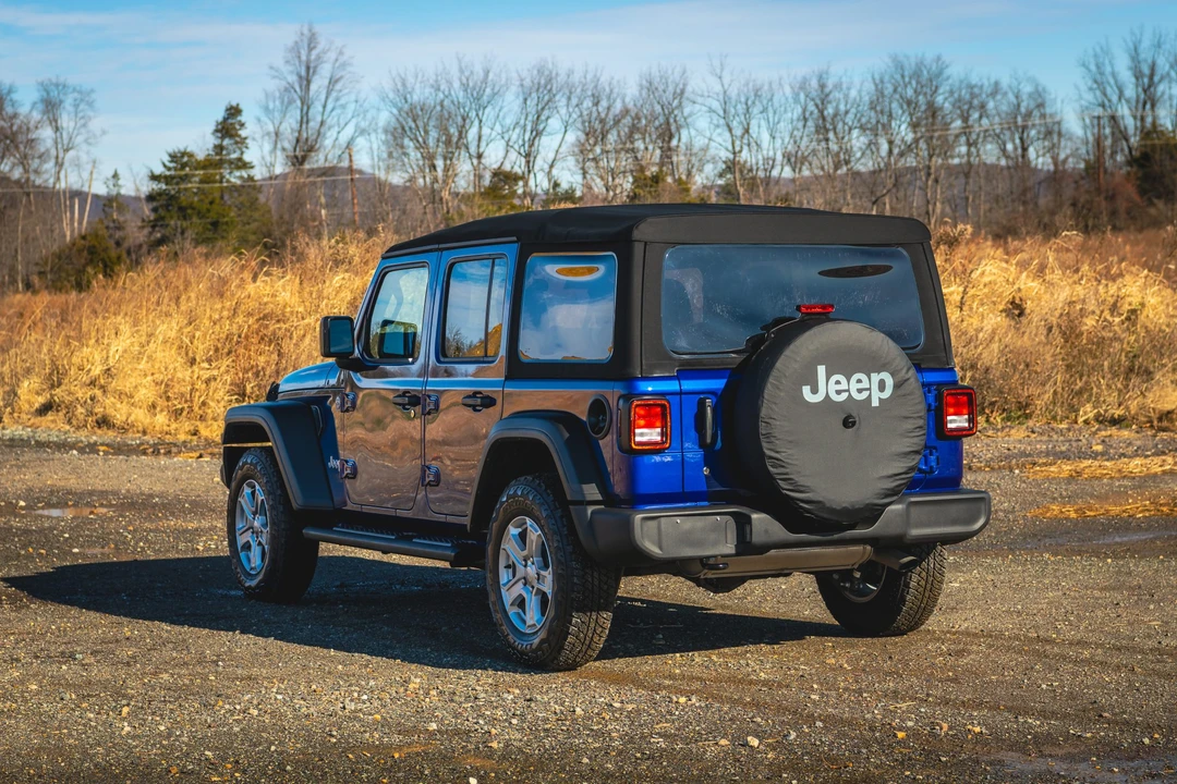 2018 Jeep JL Wrangler - Image 17 of 31