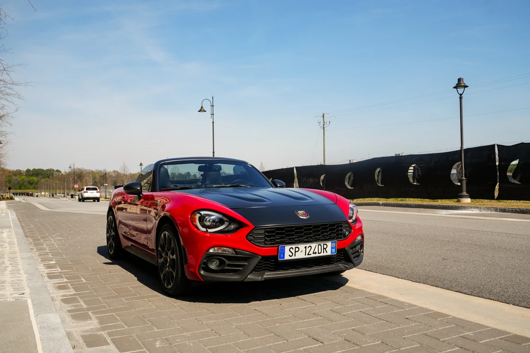2019 Fiat 124 Spider - Image 4 of 31