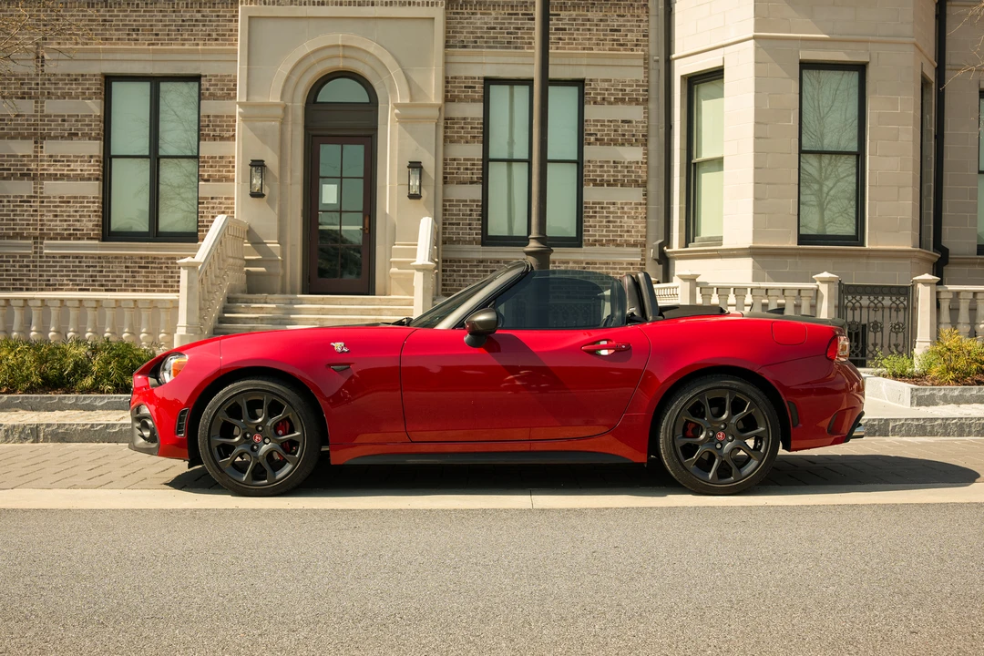 2019 Fiat 124 Spider - Image 9 of 31