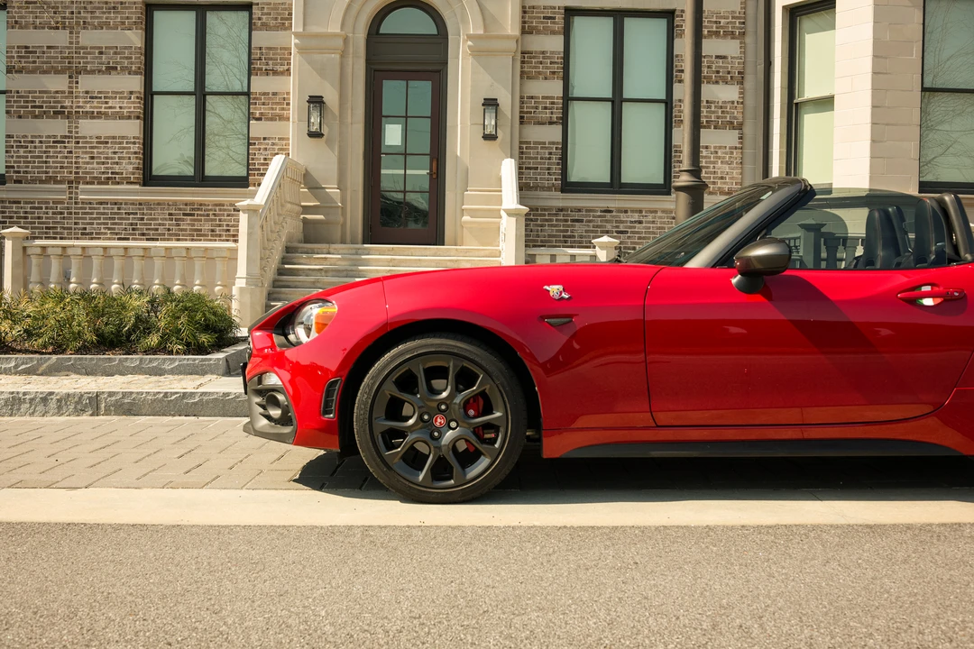 2019 Fiat 124 Spider - Image 27 of 31