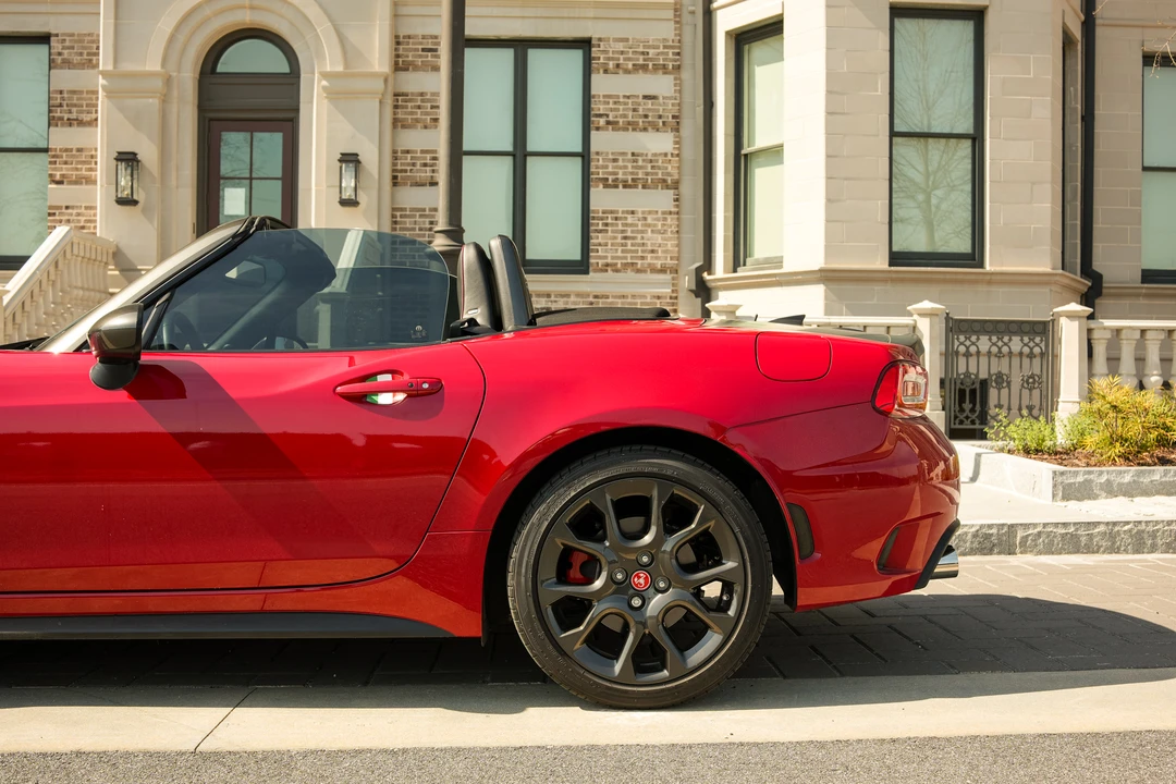2019 Fiat 124 Spider - Image 30 of 31