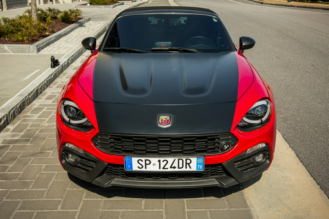 2019 Fiat 124 Spider - Image 16 of 31