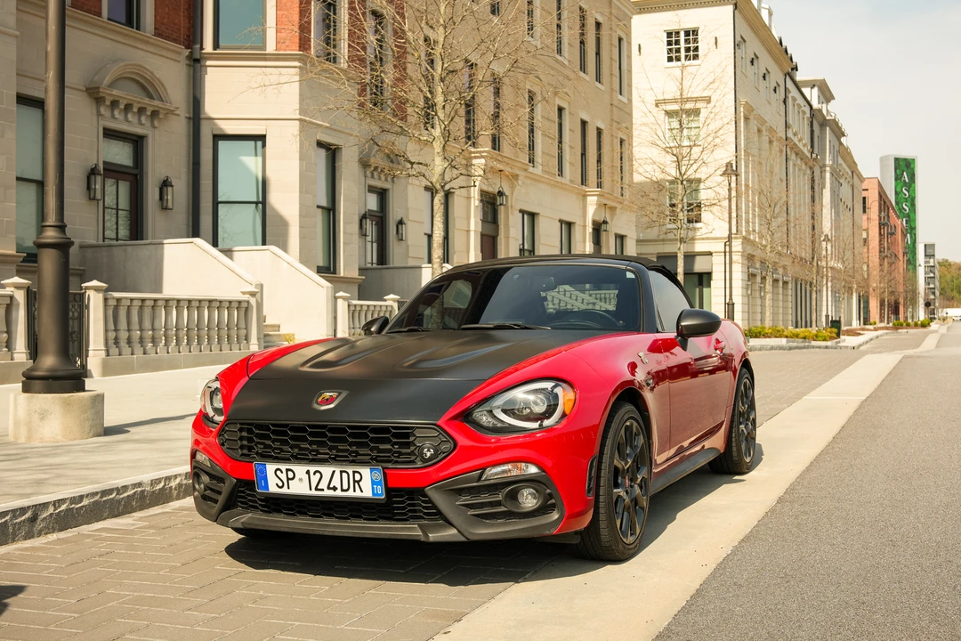 2019 Fiat 124 Spider - Image 10 of 31
