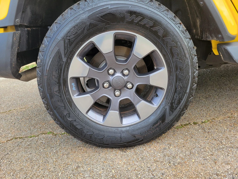 2019 Jeep JL Wrangler - Image 16 of 31