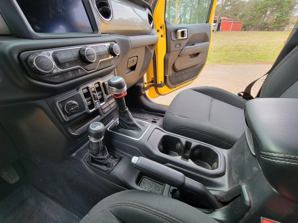 2019 Jeep JL Wrangler - Image 24 of 31