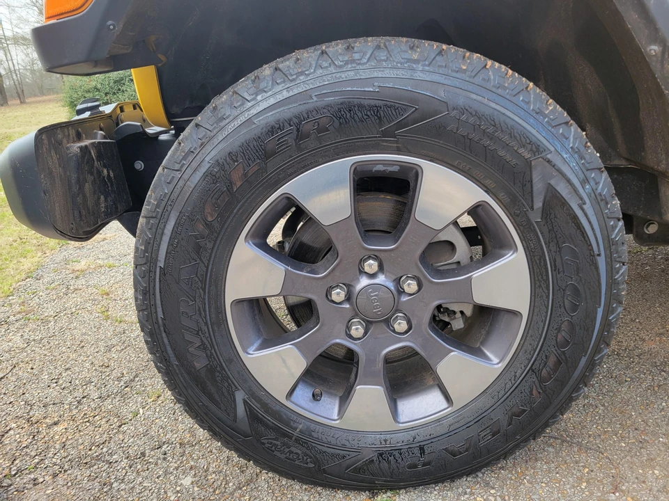 2019 Jeep JL Wrangler - Image 18 of 31