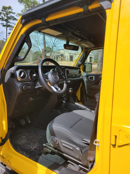 2019 Jeep JL Wrangler - Image 19 of 31