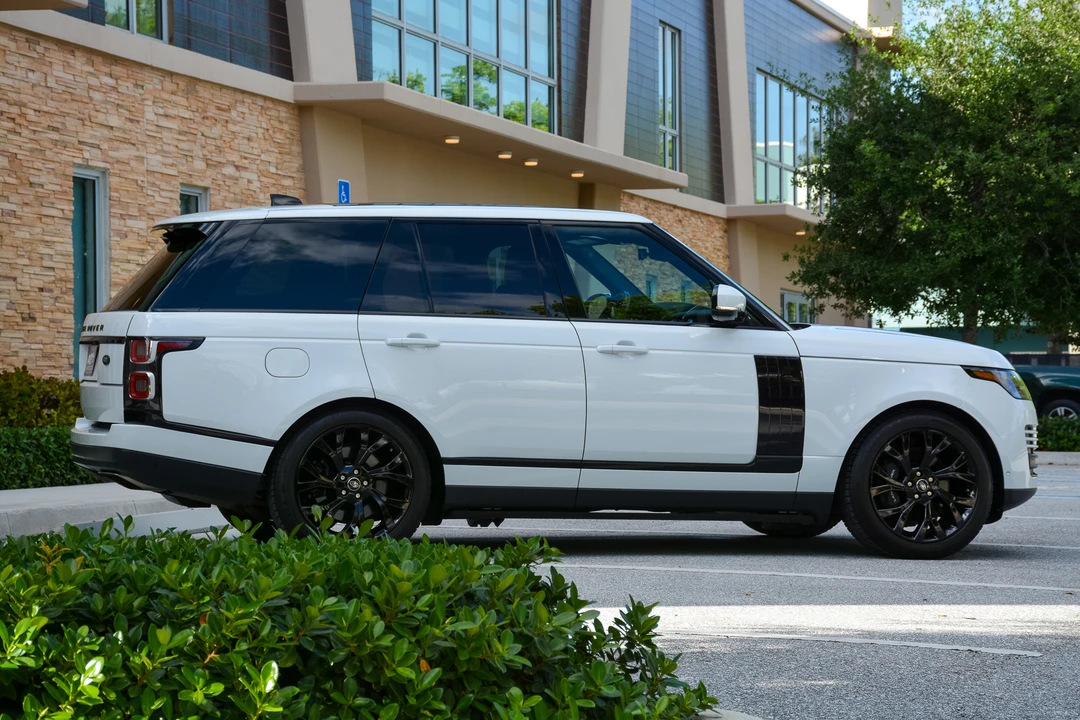2019 Land Rover Range Rover L405 - Image 17 of 31