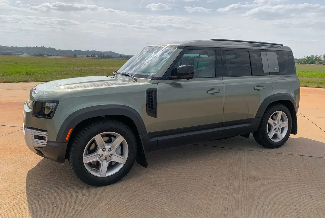 2020 Land Rover Defender L663 - Image 2 of 6