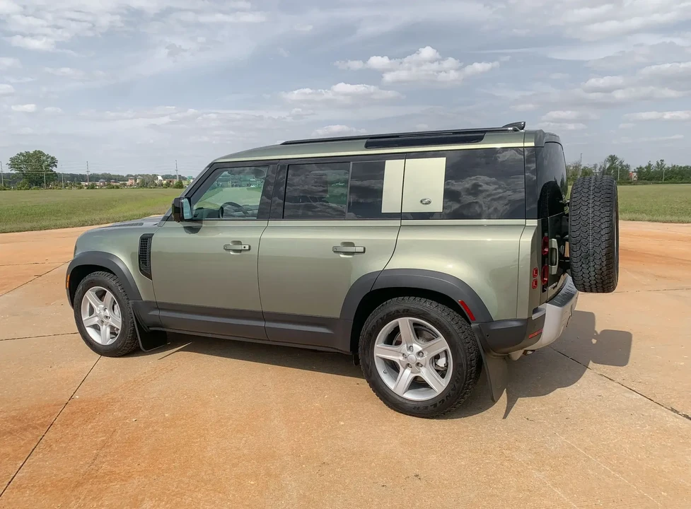 2020 Land Rover Defender L663 - Image 5 of 6