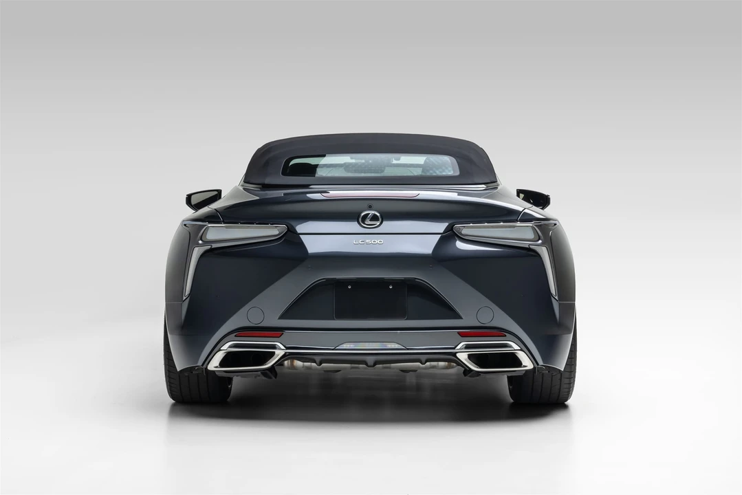 2021 Lexus LC - Image 12 of 31