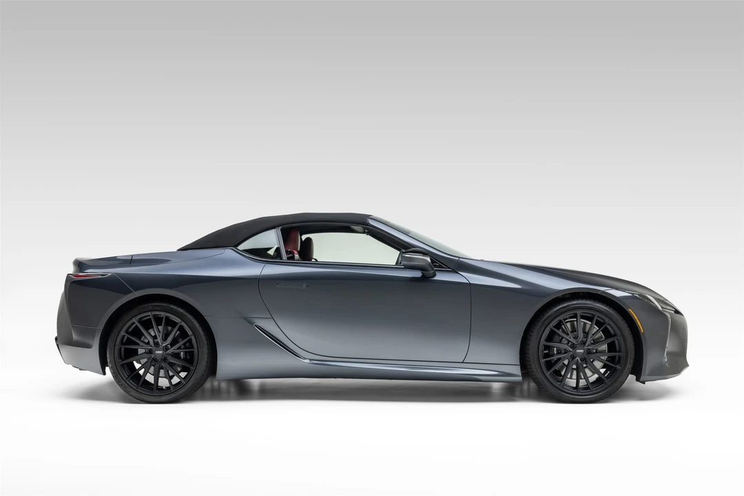 2021 Lexus LC - Image 8 of 31