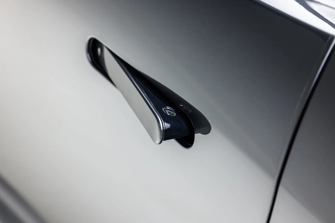2021 Lexus LC - Image 26 of 31